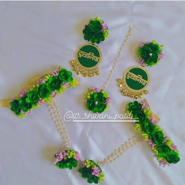 Handmade Artificial flower jewellery - Image 2
