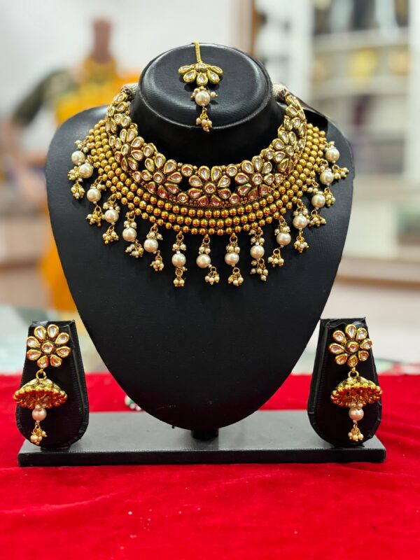 Royal and heavily traditional Necklace Set
